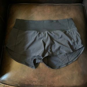 Excellent only worn a couple times black size 4 lululemon speed shorts